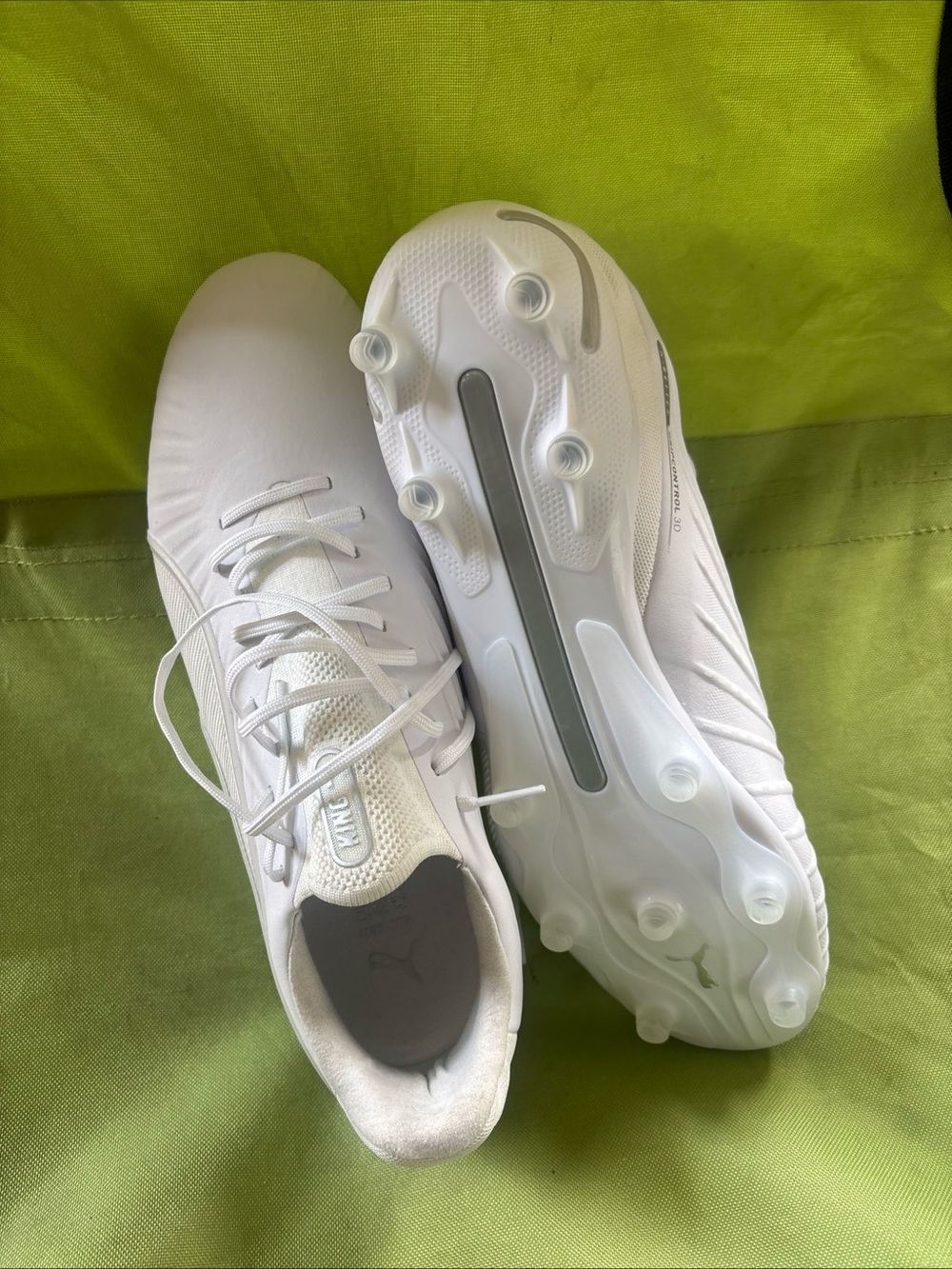 Puma king White Men's Athletic Soccer Cleats Size 12 or 13 (2pair for 100)